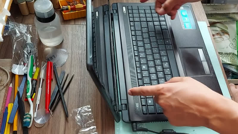 Не включается дисплей на ноутбуке ASUS X53