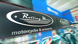 Артемий Лебедев в мотосалоне ROLLINGMOTO