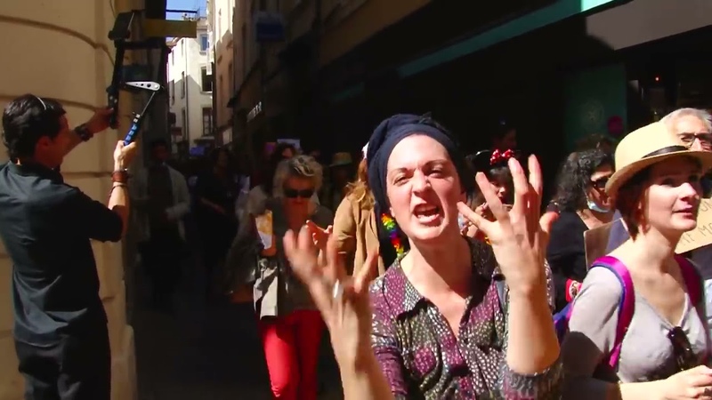 Déambulation dans les rues de Nîmes pour défendre nos