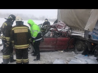 Снежный ад: в массовых ДТП на обледенелой трассе в Волгоградской области гибнут люди