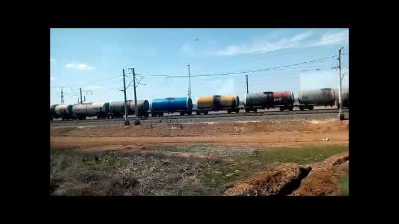 Подъезжаем к Волгограду с юга вид из окна поезда Approaching