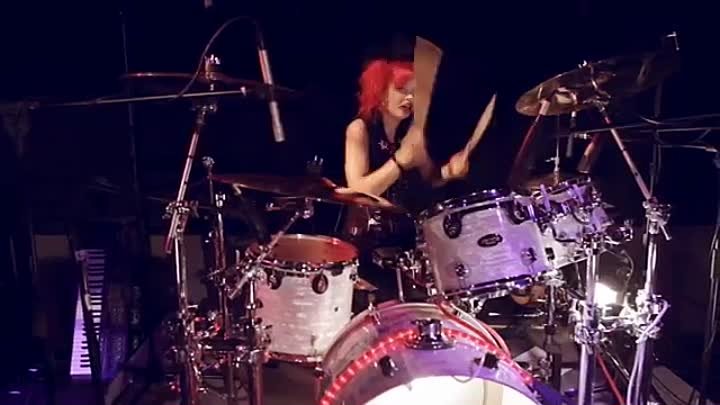 Cherri Bomb - Shake The Ground