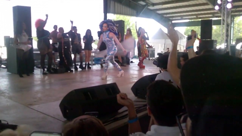 Выступление на гей параде Austin