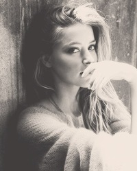 Людмила Петрова