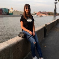 Анна Комарова