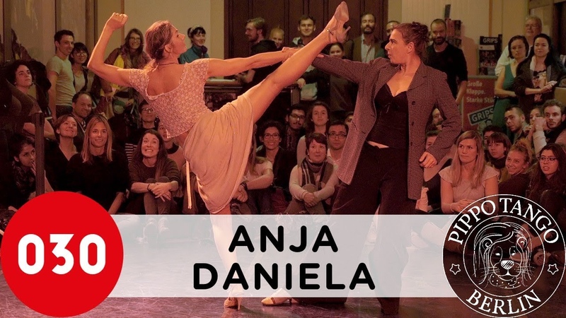Anja Kursawe and Daniela Feilcke Wolff Se dice de