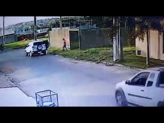 Mulher abandona em terreno baldio e coloca fogo em recm-nascido