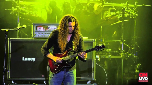 Tom Abella abriendo Dream