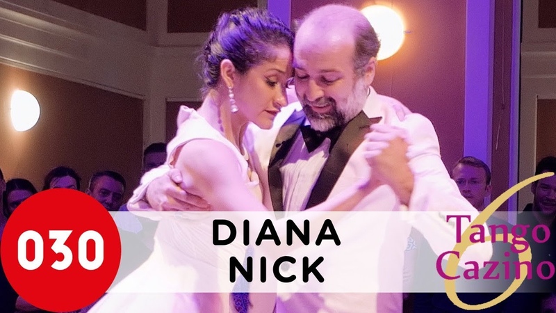 Diana Cruz and Nick Jones Viejo porto