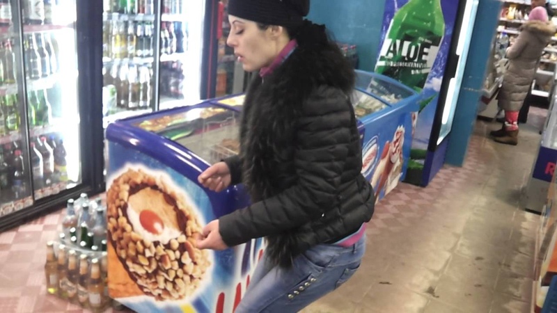 Девушка под