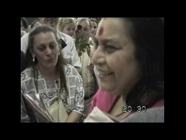 1991 0329 Arrival Airport Sydney Australia DP